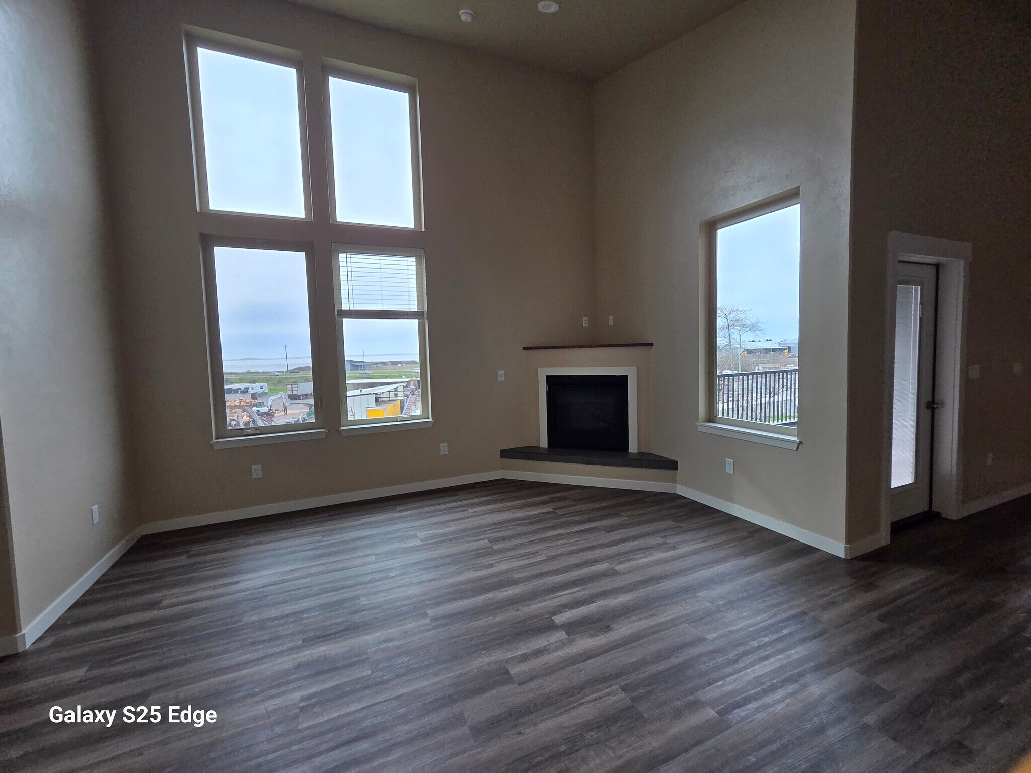 Building Photo - 4050 N US Highway 101