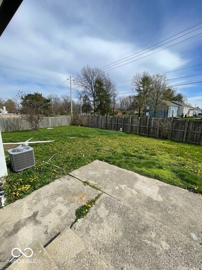 Building Photo - 5919 Sycamore Forge Dr