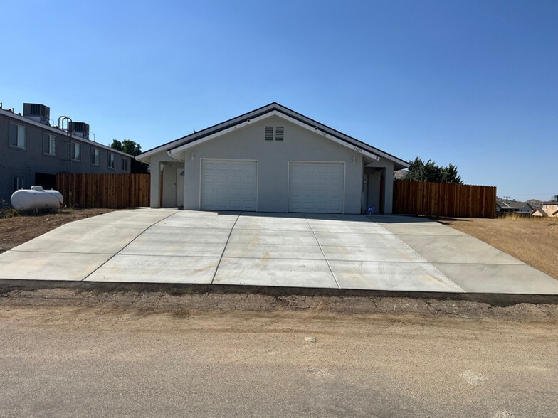 Building Photo - 21605 Golden Star Blvd