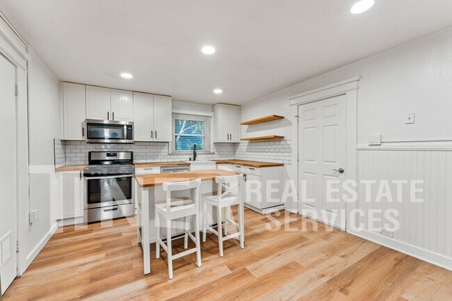 Building Photo - 1508 E Street-