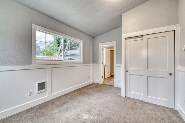Building Photo - 1016 S 37th St