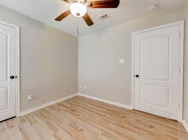 Building Photo - 2321 Terrace Dr