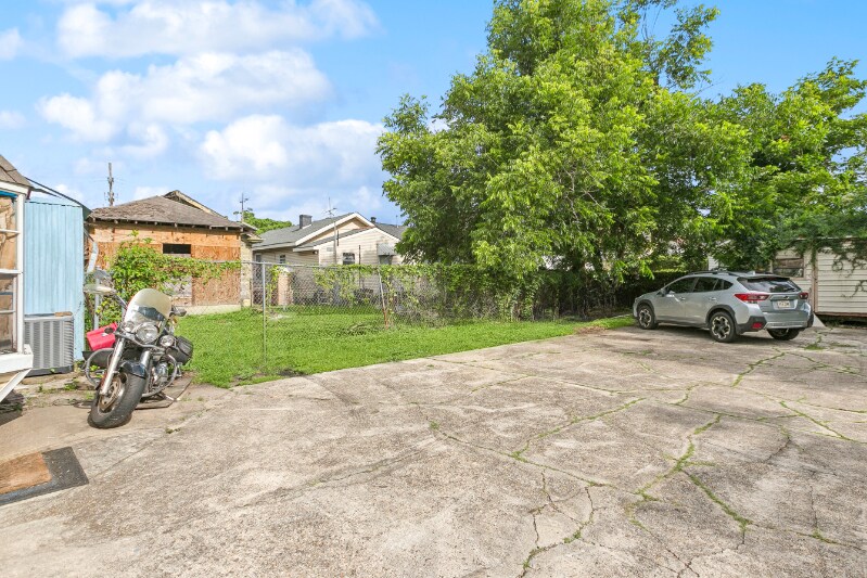 Building Photo - 1617 Duels St
