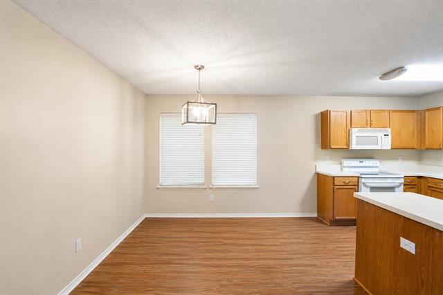 Building Photo - 1118 Water Oak Way