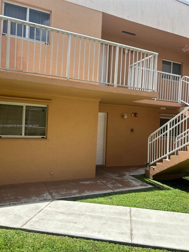 Building Photo - 14911 SW 80th St