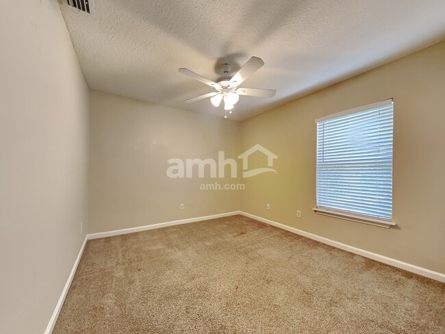 Building Photo - 428 Monet Ave