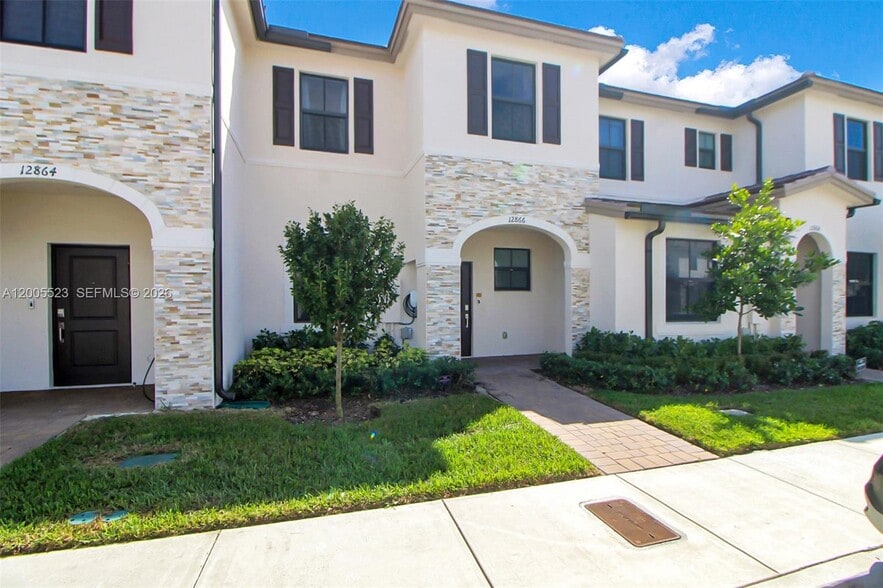 Building Photo - 12866 SW 232nd Ln