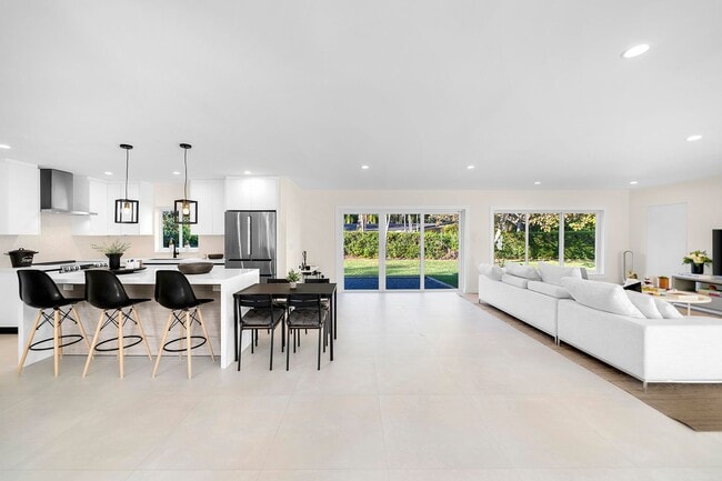 Building Photo - 5835 SW 100th Terrace