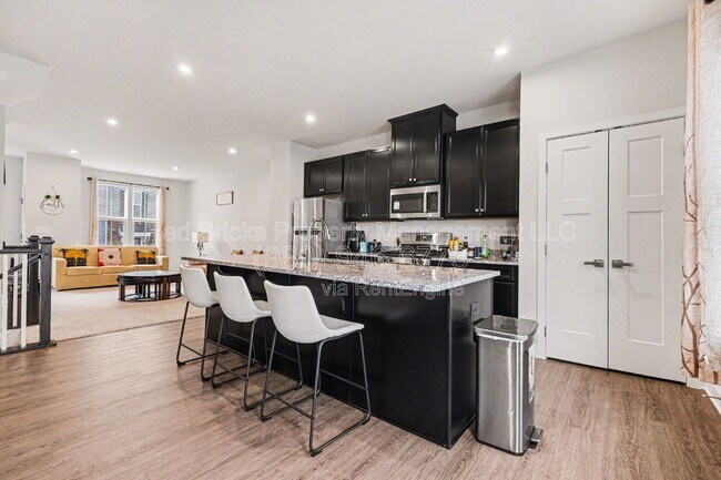 Building Photo - 9306 Mallard Mls Dr