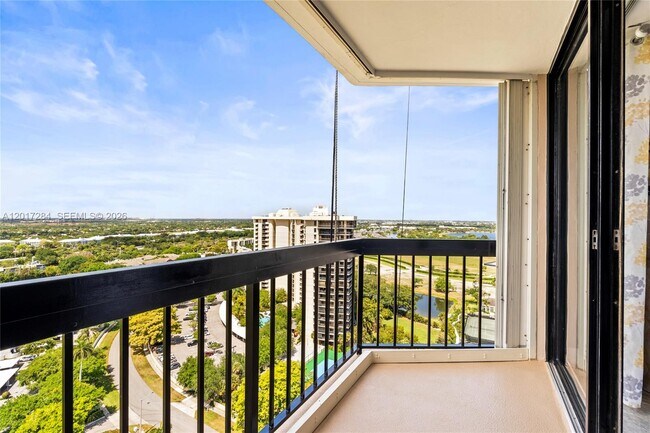 Building Photo - 2425 Presidential Way