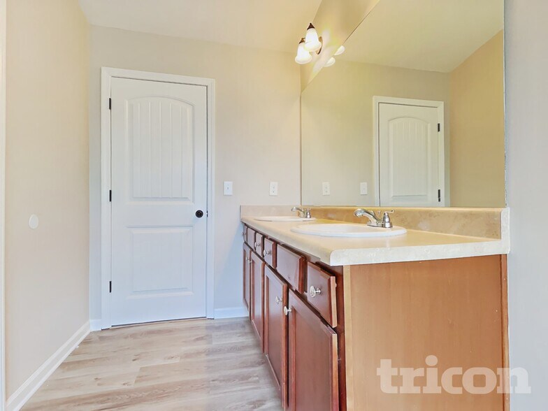 Building Photo - 4042 Plymouth Rock Drive