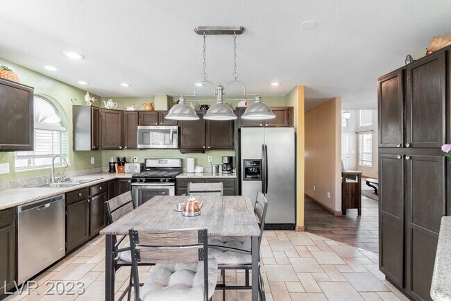 Building Photo - 1216 Olvera Way