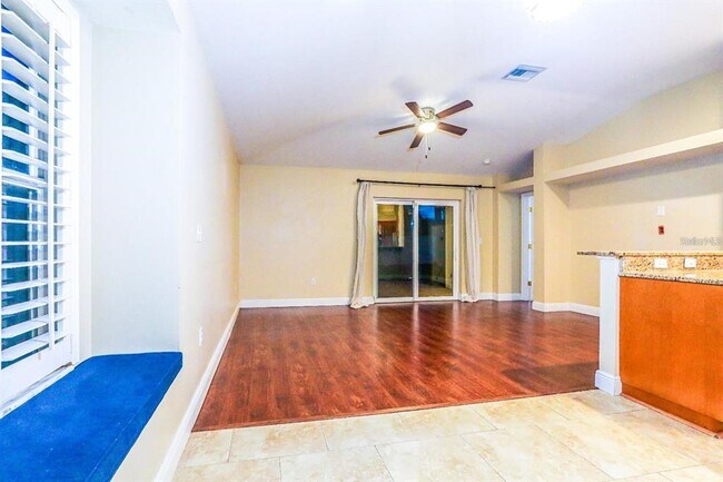 Building Photo - 3837 Lockridge Dr