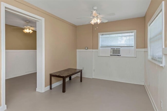 Building Photo - 4622 W El Prado Blvd