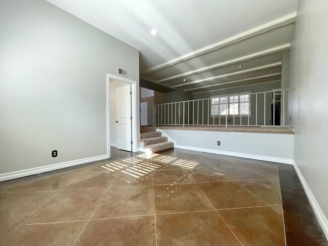 Building Photo - 1470 Dara St