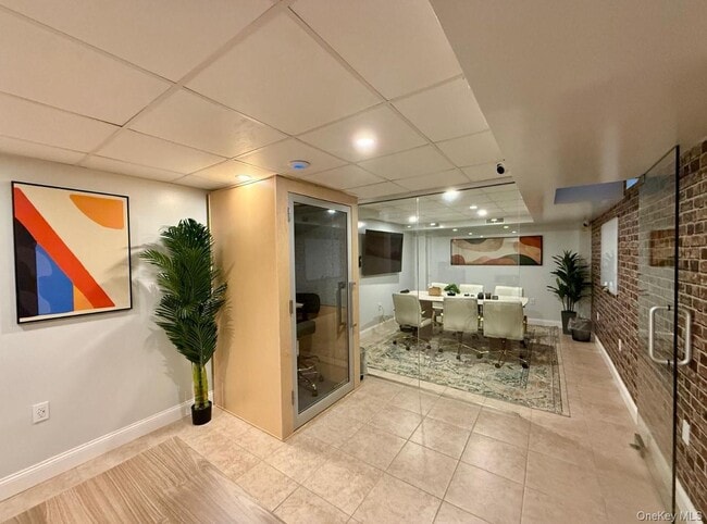 Building Photo - 220 Pelham Rd