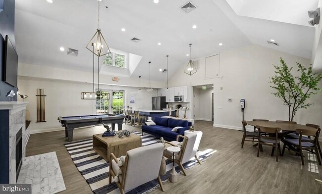 Building Photo - 1101 Primrose Ct