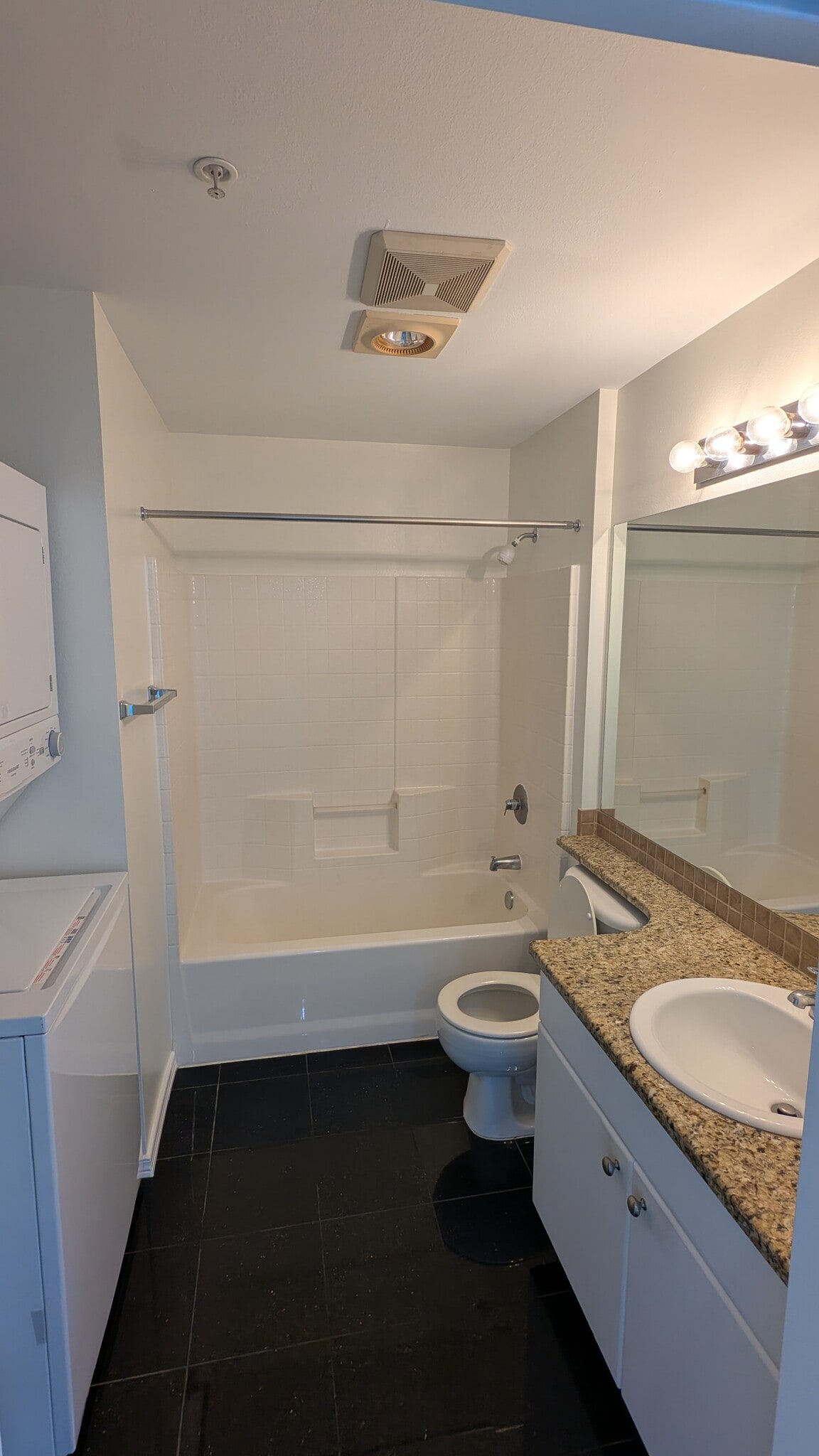 Building Photo - 323 Queen Anne Ave N