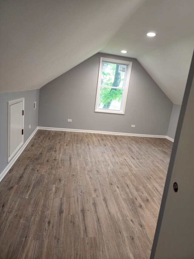 Building Photo - 17227 Fisk St