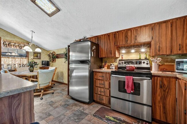 Building Photo - 1517 Manor Way