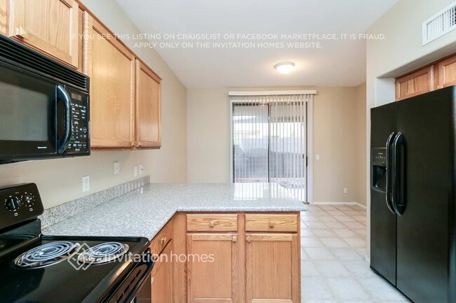 Building Photo - 1443 E Julep St