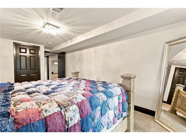Building Photo - 4424 W 70th St