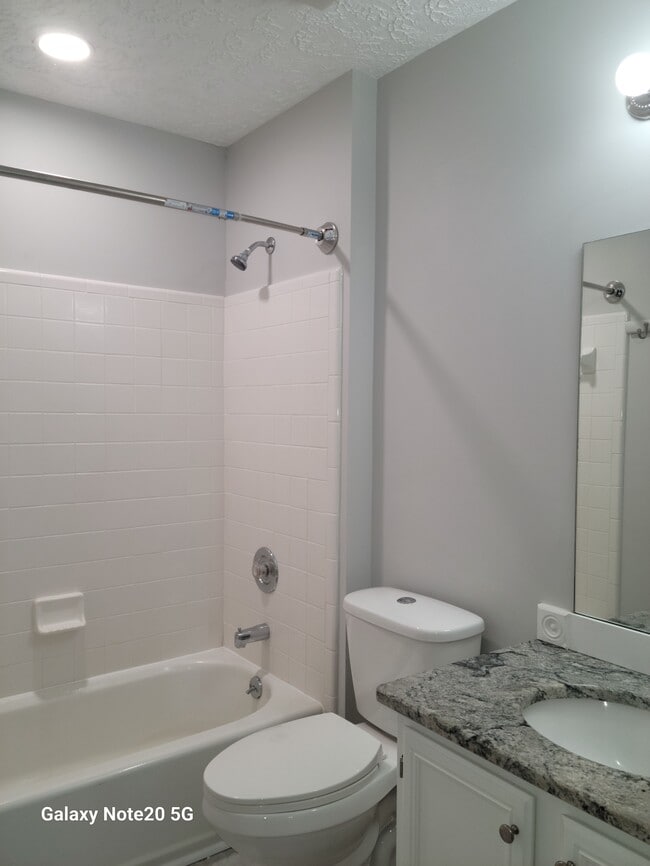 Building Photo - 667 Roebling Rd