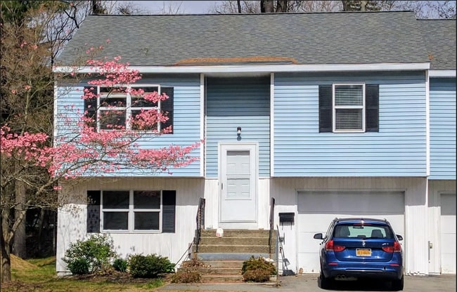 Building Photo - 75 Elsmere Ave
