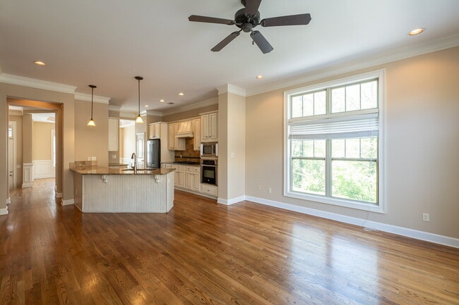 Building Photo - 913 Telfair Close