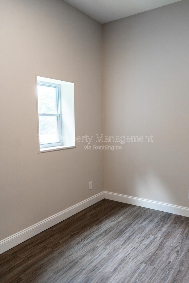 Building Photo - 2242 Price Ave