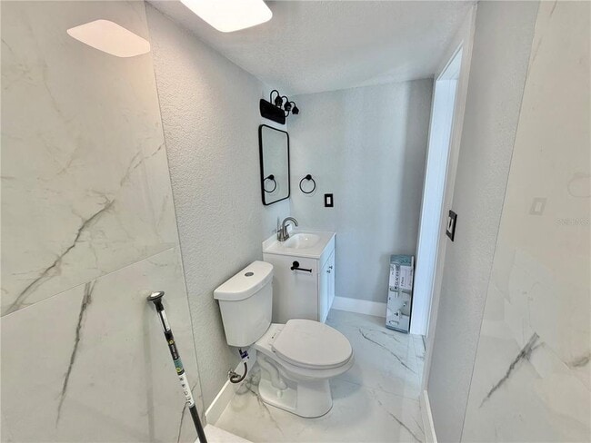 Building Photo - 2728 1st Ave S