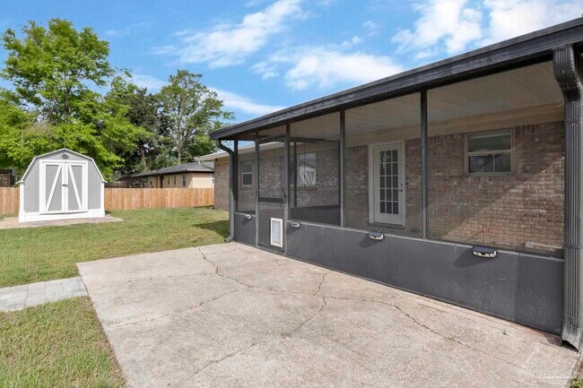 Building Photo - 2325 Merle Cir