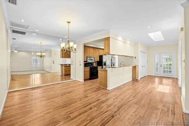 Building Photo - 7362 Pine Creek Way