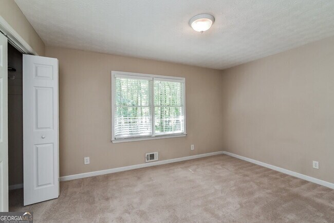 Building Photo - 737 Mountainbrooke Cir SW