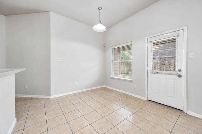 Building Photo - 927 Hannah Falls Ln