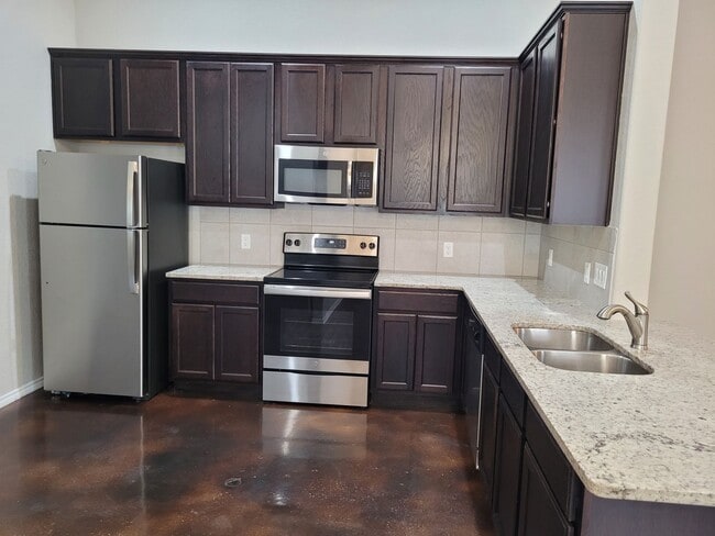 Building Photo - 3BD 2BA Seguin