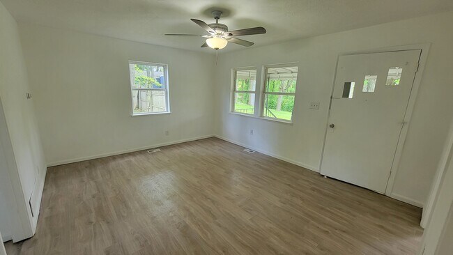 Building Photo - 2841 Pomatan Ave