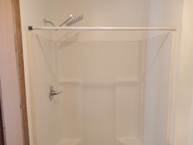 Building Photo - Beautiful One Bedroom Cabin on your own Private Pond!