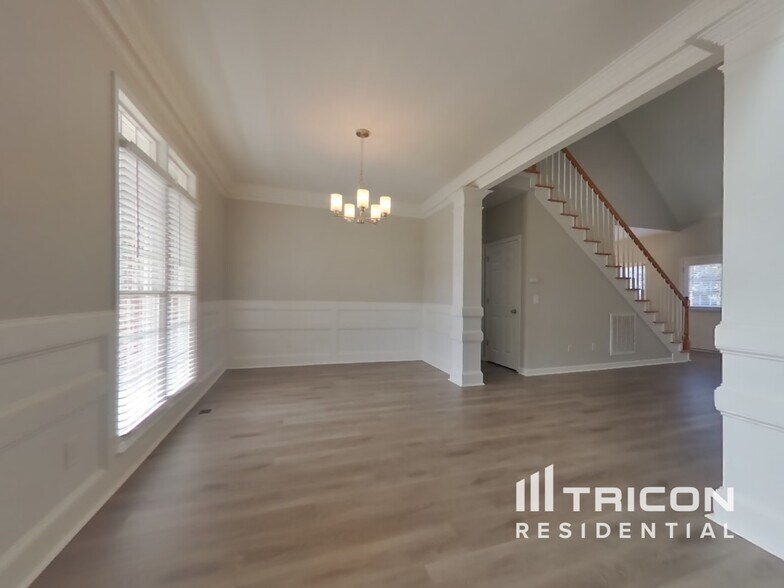 Building Photo - 15 Stiles Fairway NW