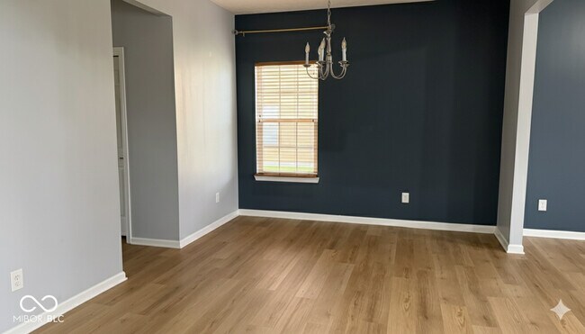 Building Photo - 645 Fireside Dr