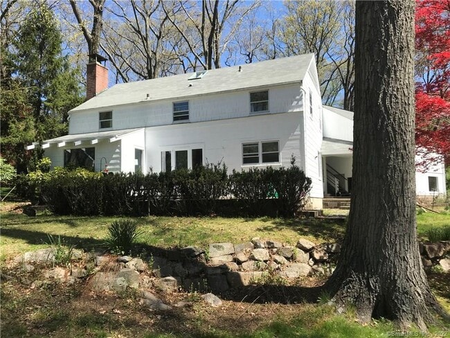 Building Photo - 5 Little Brook Rd