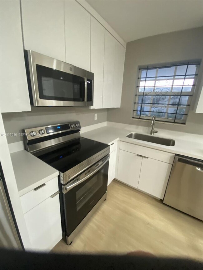 Building Photo - 217 NW 48th St