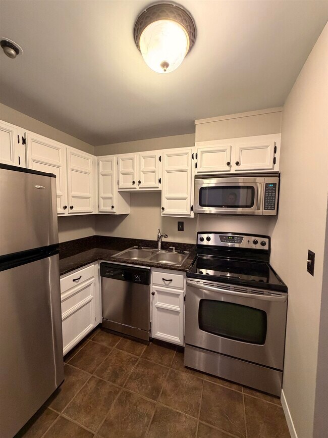 Building Photo - 401 State Street