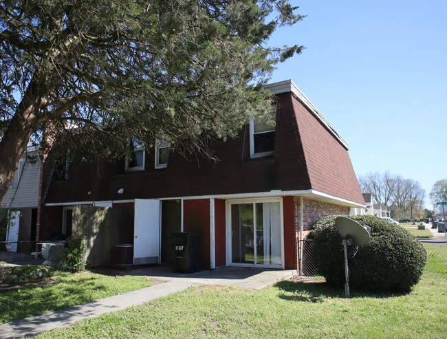 Building Photo - 1007 Kent Ave