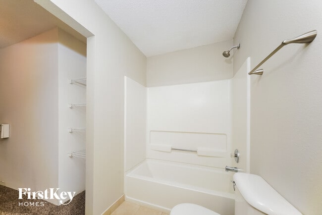 Building Photo - 6405 Monteo Dr