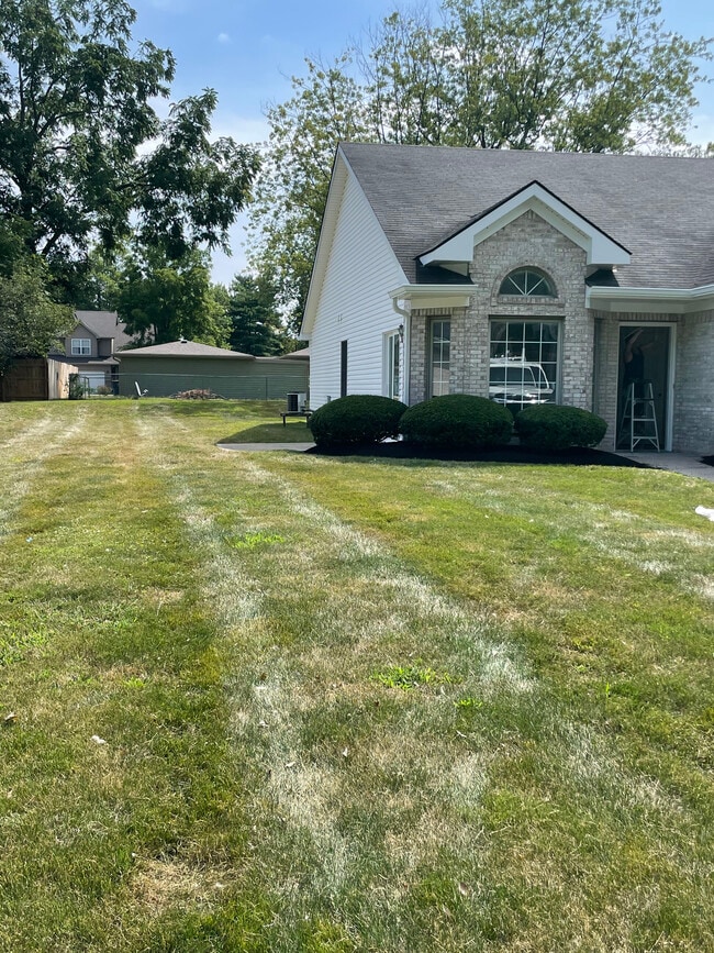 Building Photo - 10717 N Park Ave