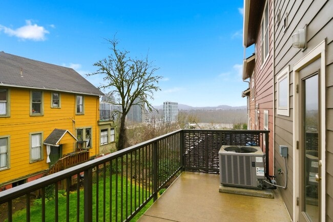 Building Photo - 4104 S Corbett Ave