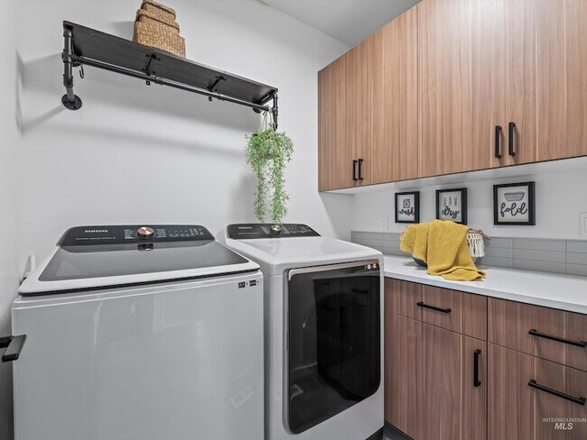 Building Photo - 1251 E Echelon Rdg Ln