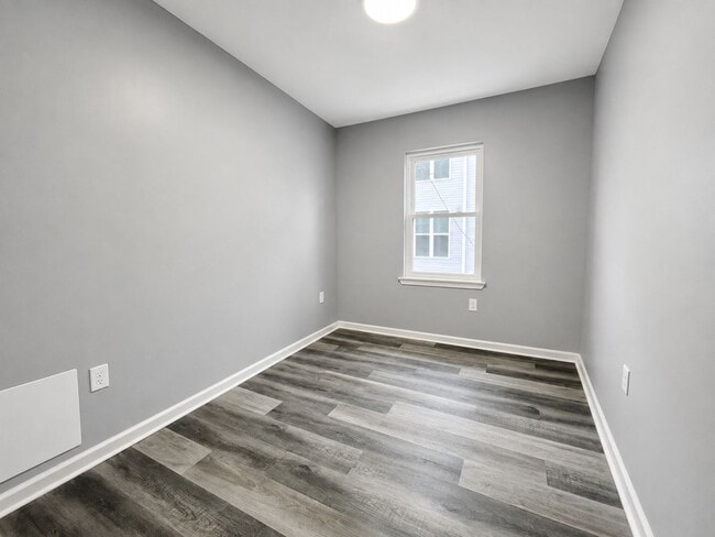 Building Photo - 1446 N Etting St