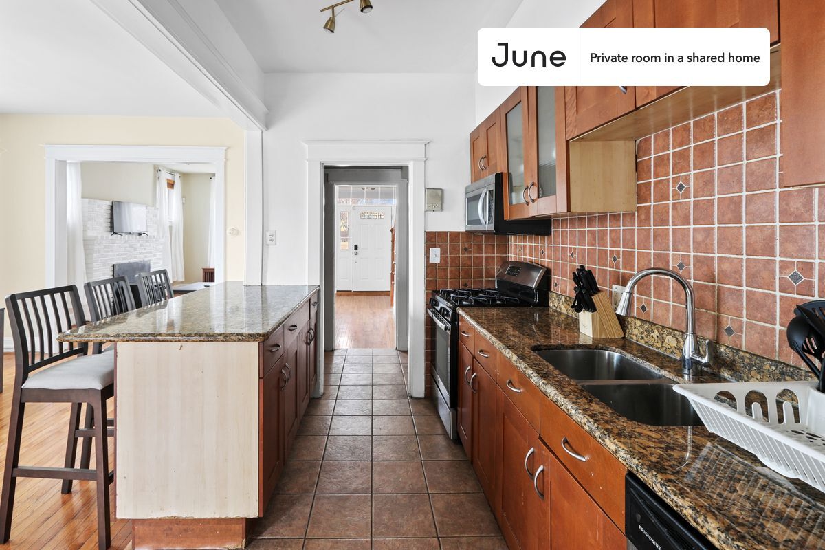 Building Photo - Room in Shared 5 bed/3 bath home in Brookland